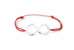 Bracelet Huit sacré de Lila Rhiyourhi 